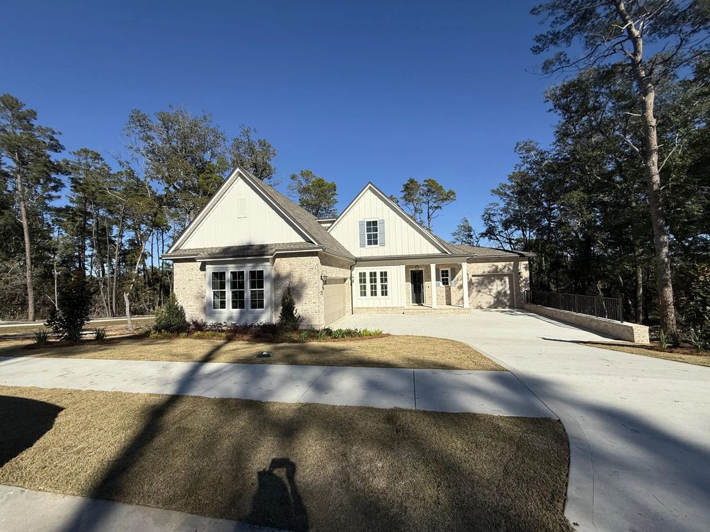 211 Foxglove Run, Niceville