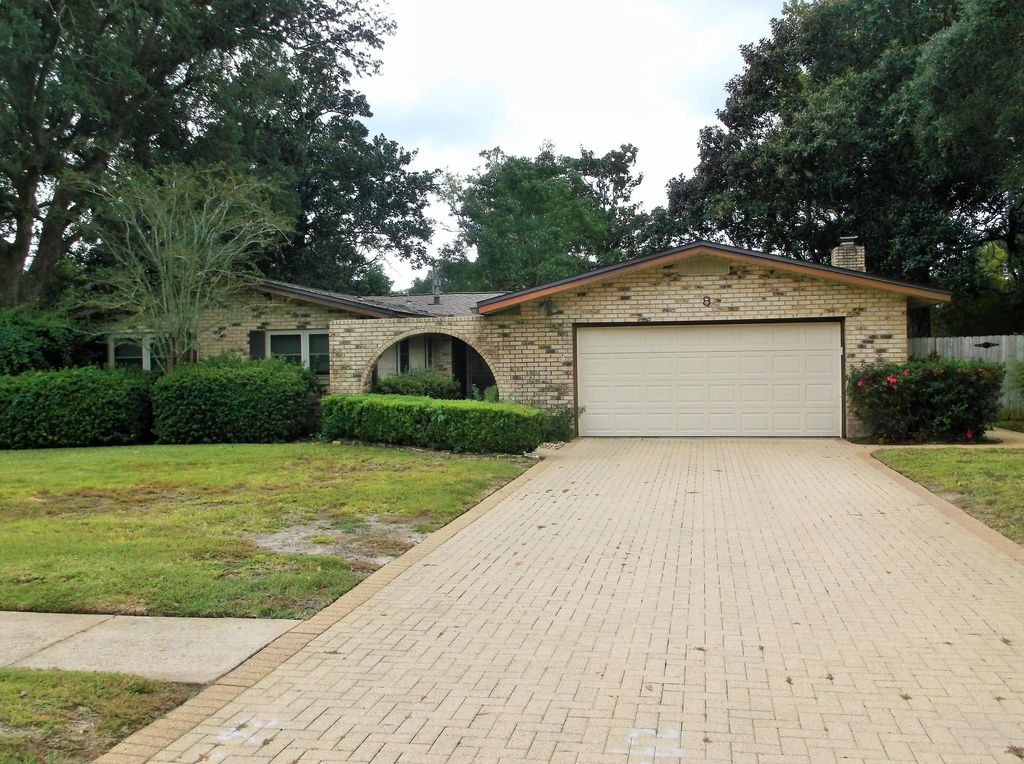 8 Ne Carlyle Court, Fort Walton Beach