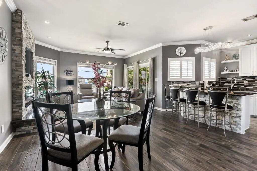 Photo of Listing #978865