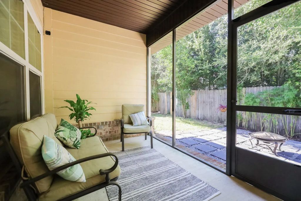 27 of 34 - 96 Benton Boulevard, Freeport, FL