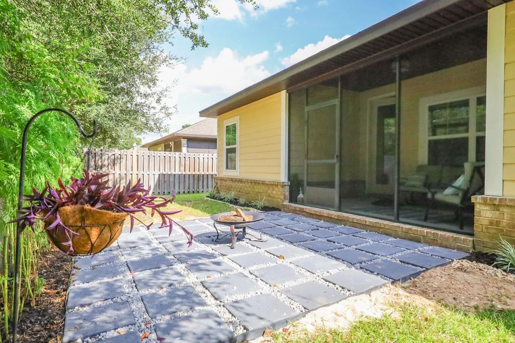 29 of 34 - 96 Benton Boulevard, Freeport, FL