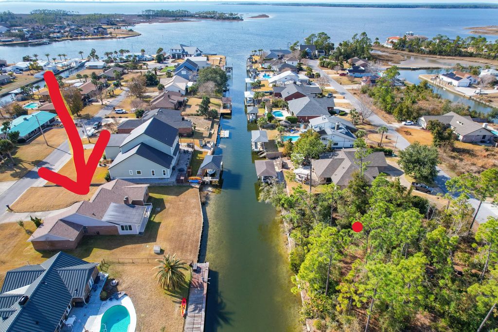702 Beachcomber Drive, Lynn Haven