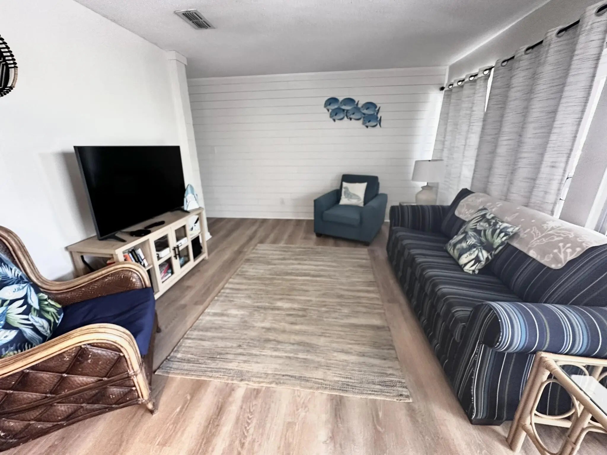 Photo of Listing #979936