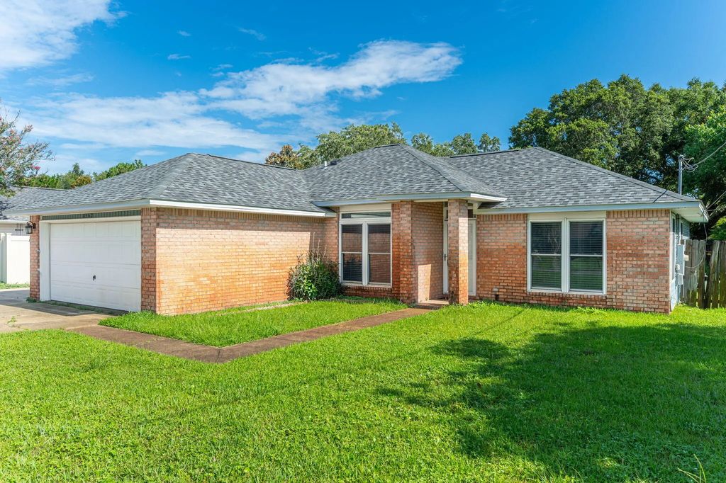 8562 Vehlin Court, Navarre