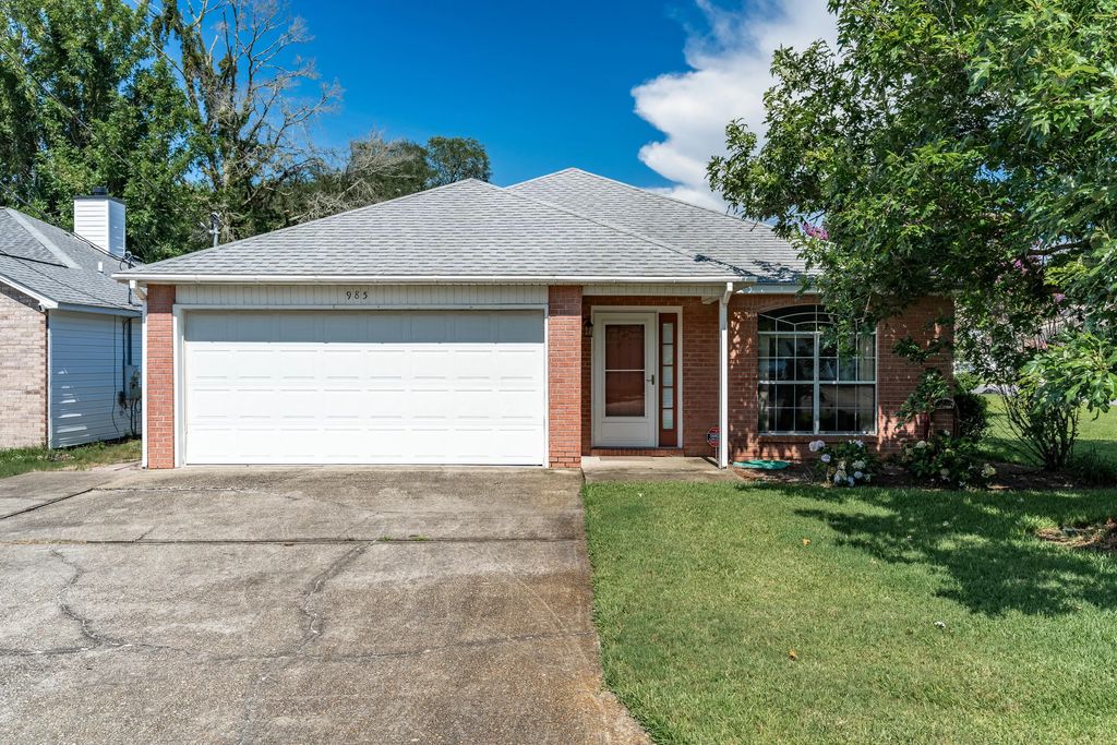 985 Southern Oaks Court, Fort Walton Beach