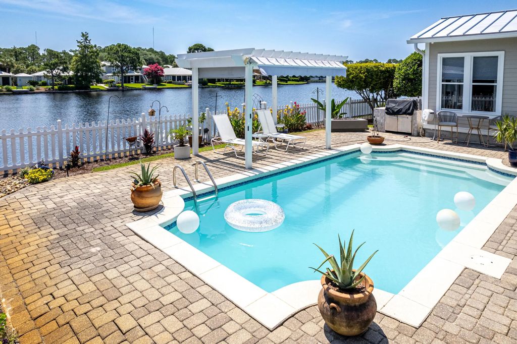 2077 Olde Towne Avenue, Miramar Beach