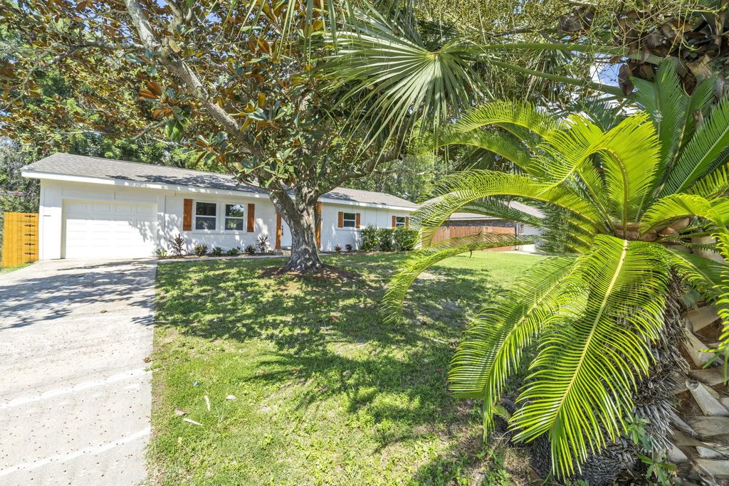 44 Nw Robinwood Drive, Fort Walton Beach