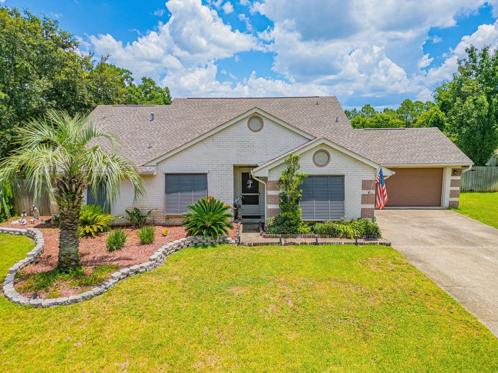 9352 Vandivere Drive, Navarre