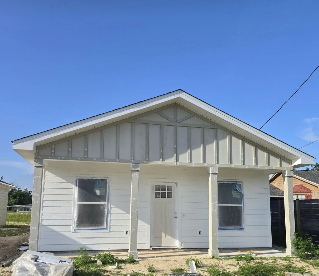 925 E 24th Street, Panama City