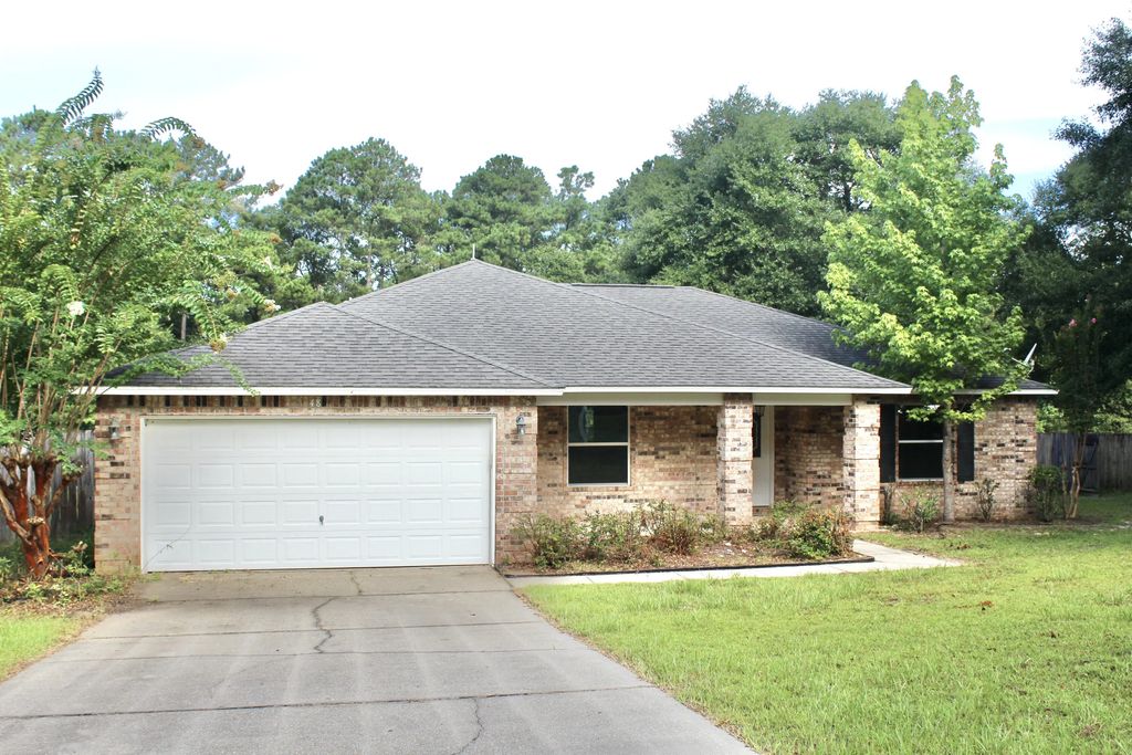 48 S Pleasant Drive, DeFuniak Springs