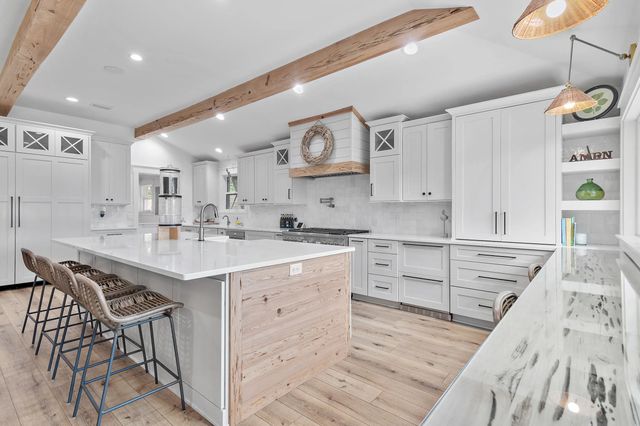 Photo of Listing #980308