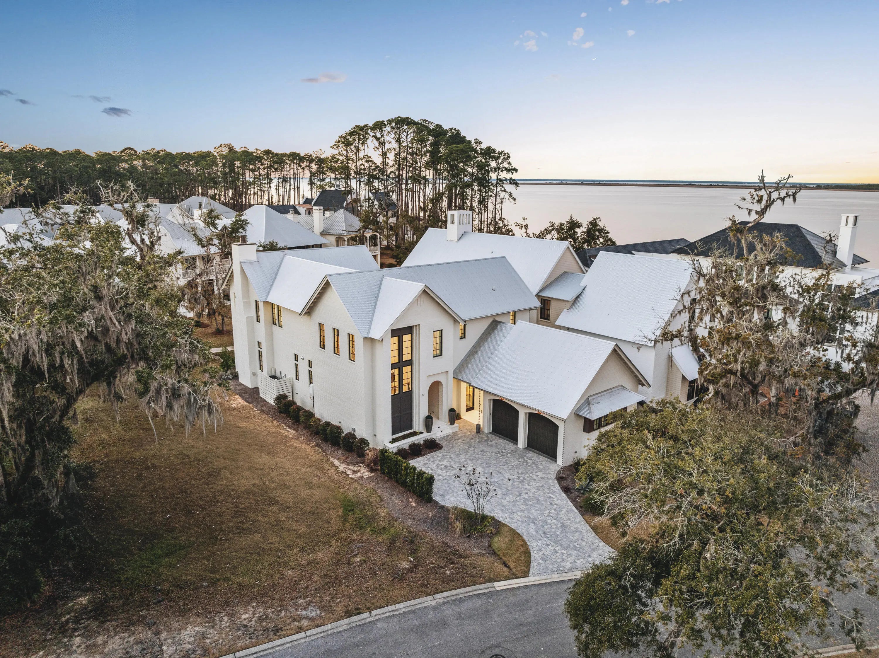 Photo of Listing #995561