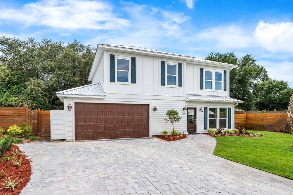 109 Fletcher Way, Destin