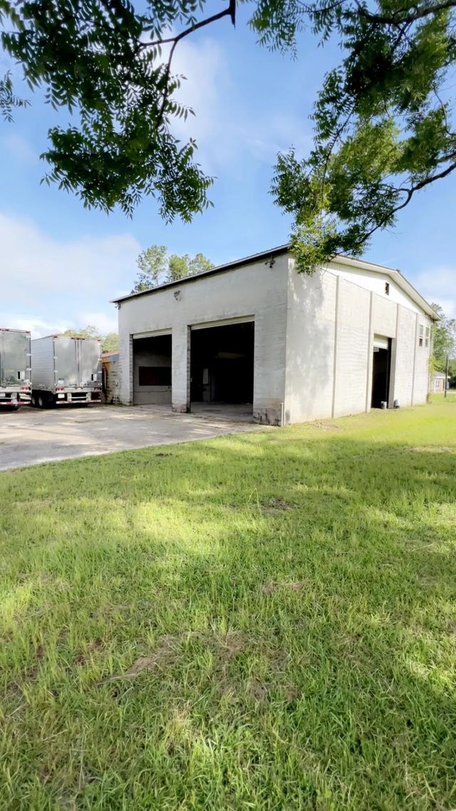 Photo of Listing #980702