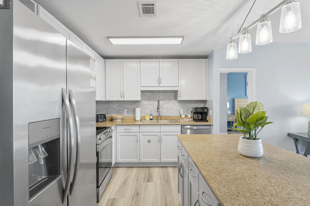 8 of 40 - 9860 S Thomas Drive Unit 609, Panama City Beach, FL