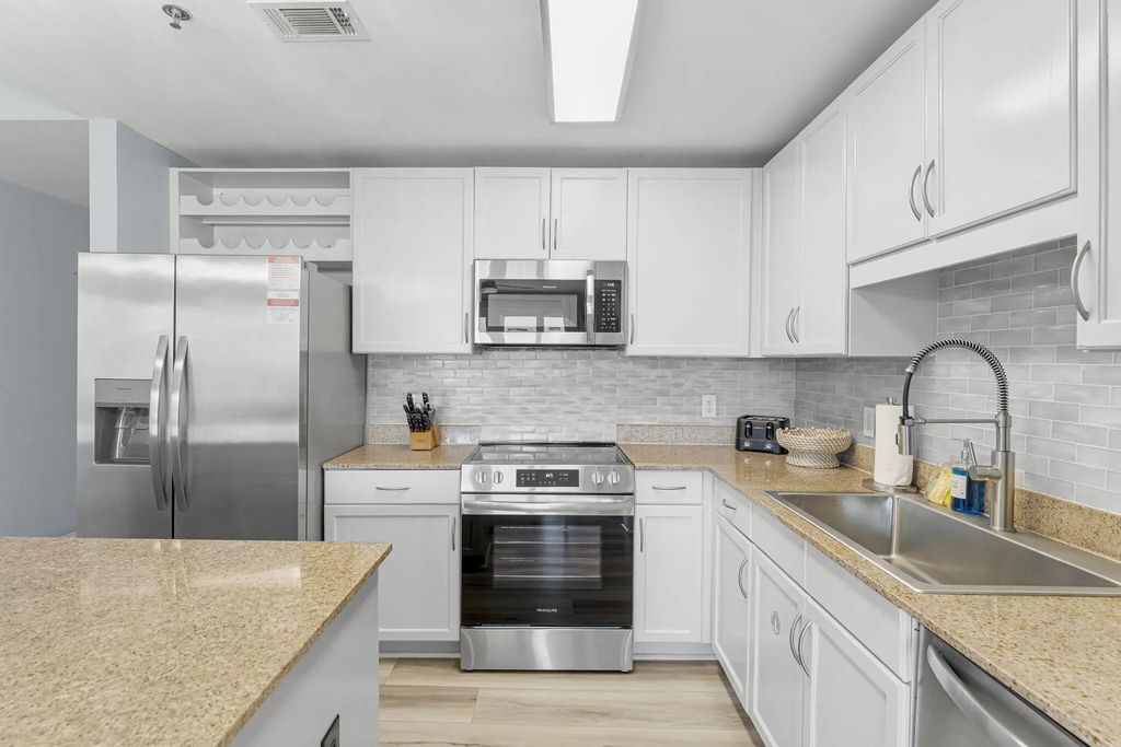 9 of 40 - 9860 S Thomas Drive Unit 609, Panama City Beach, FL