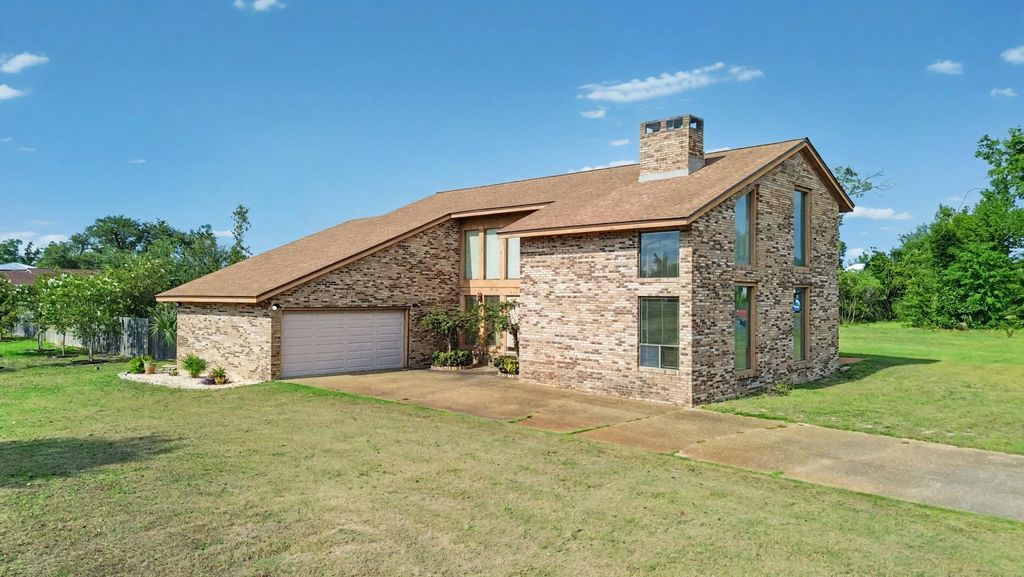 833 W Pierson Drive, Lynn Haven