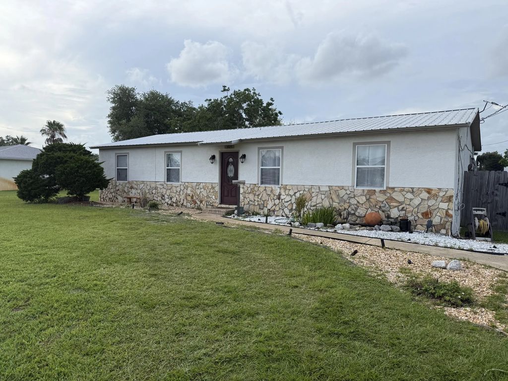 5925 Enzor Street, Panama City
