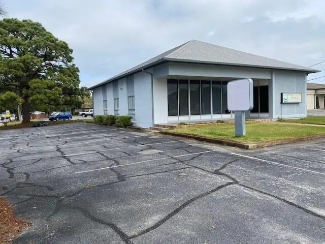 Photo of Listing #981571