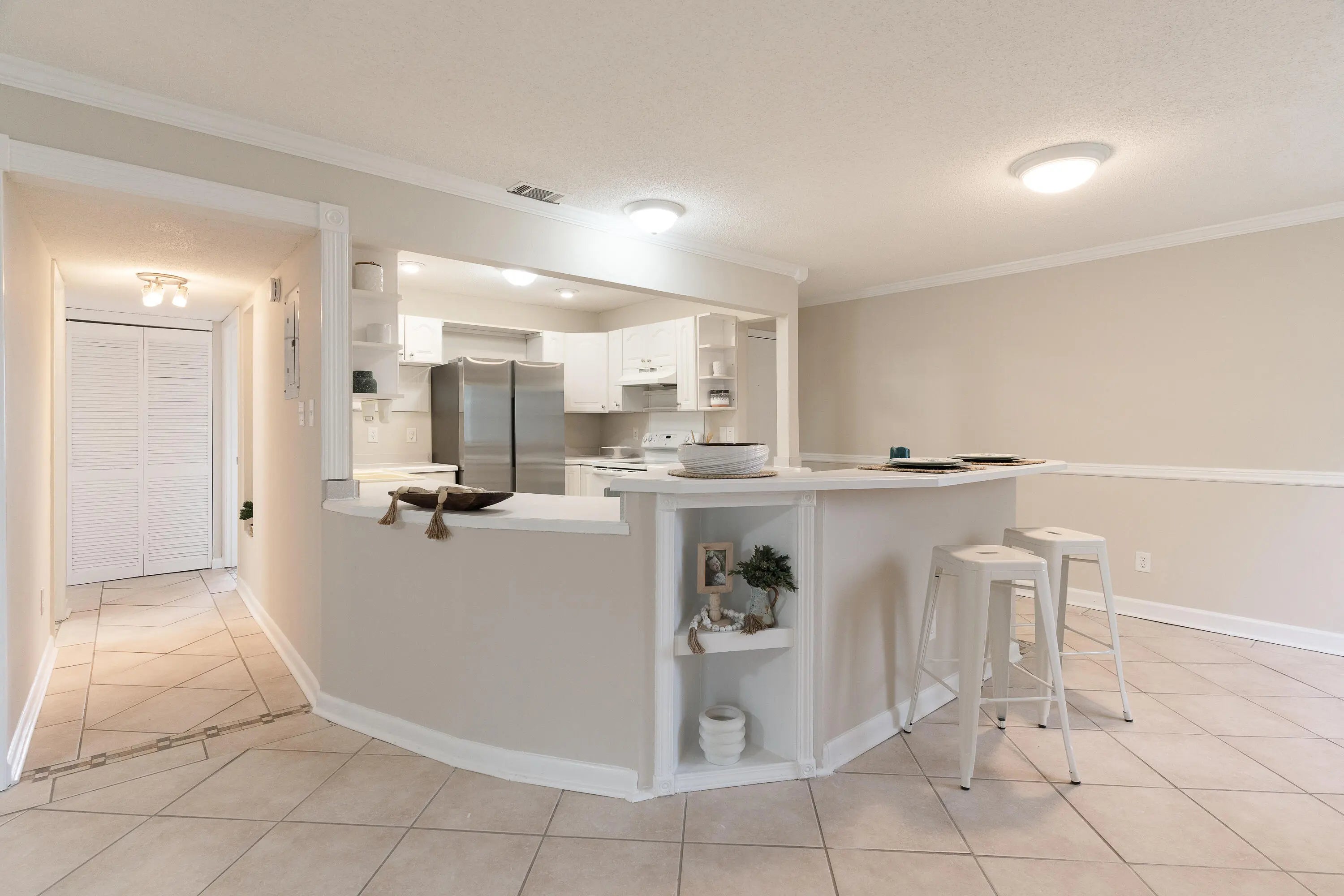 Photo of Listing #981765