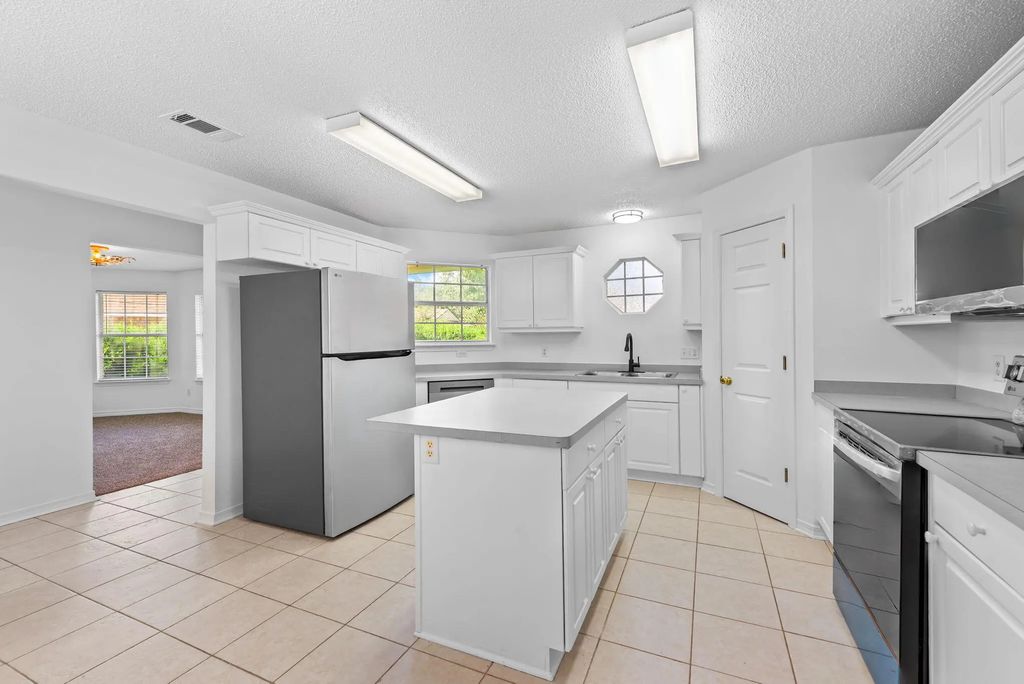 7252 Antoinette Circle, Navarre