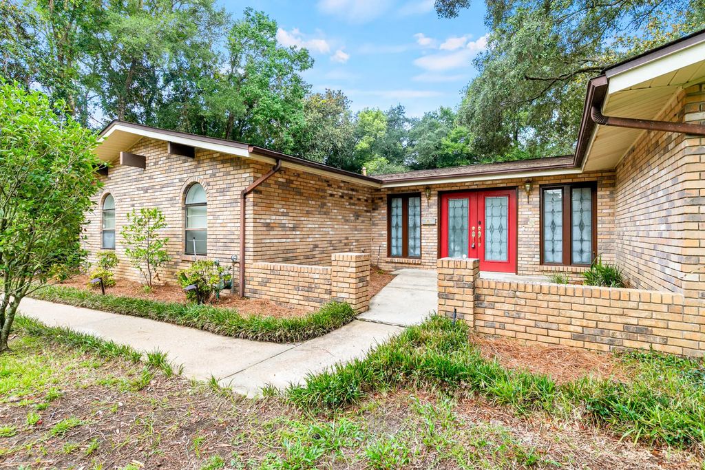 607 Ne Country Club Avenue, Fort Walton Beach