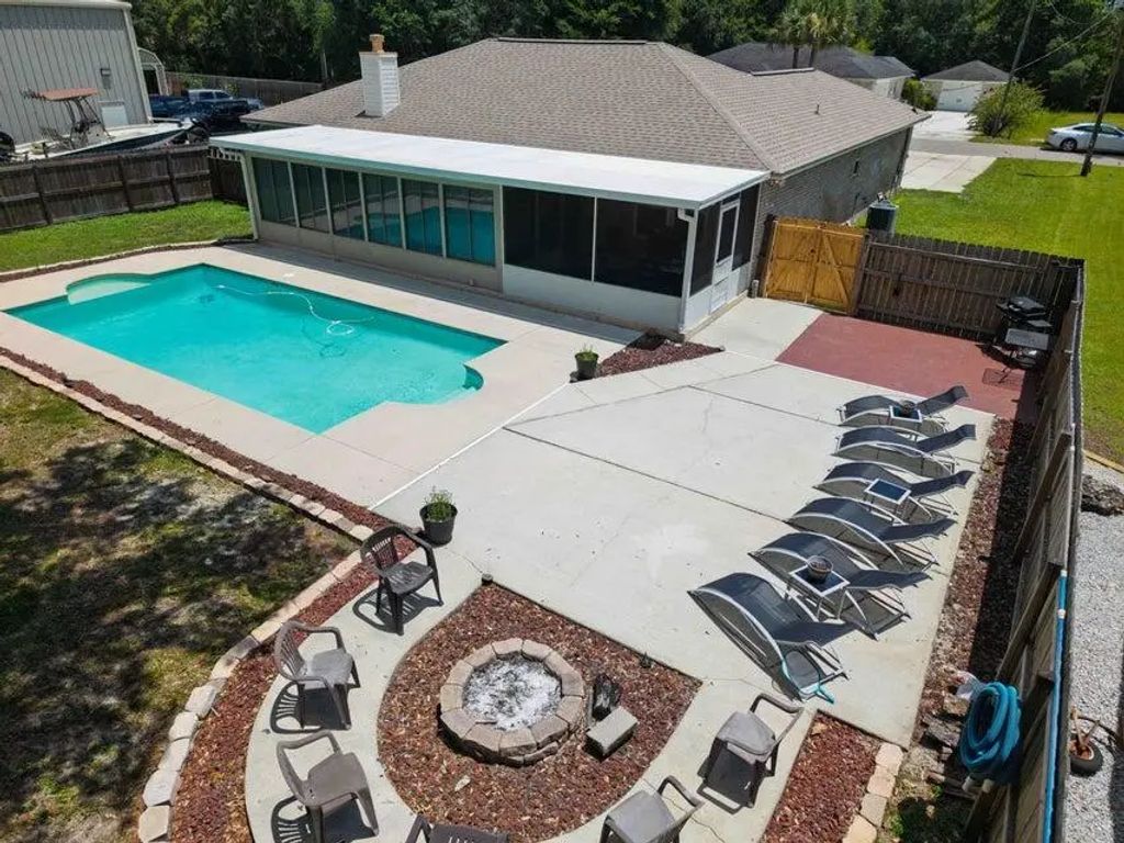 3147 Hickory Street, Navarre