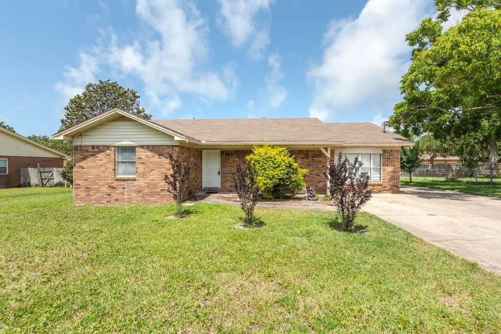 419 Anderson Drive, Destin