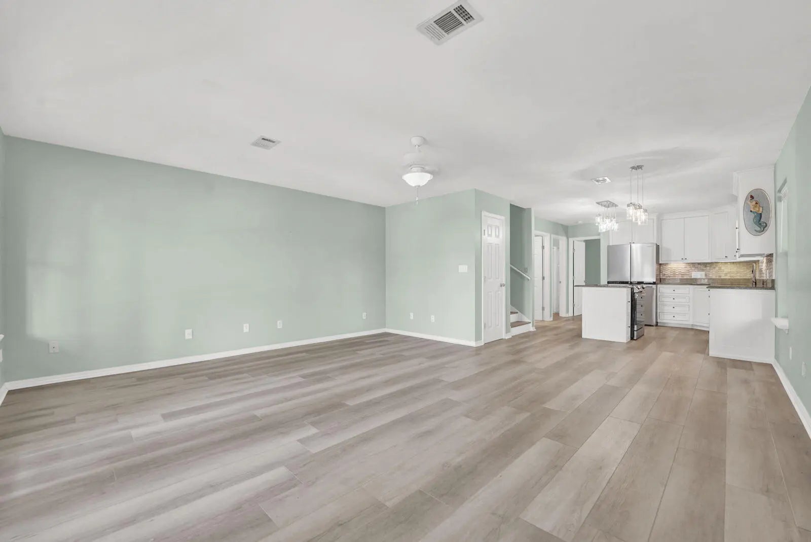 Photo of Listing #982069