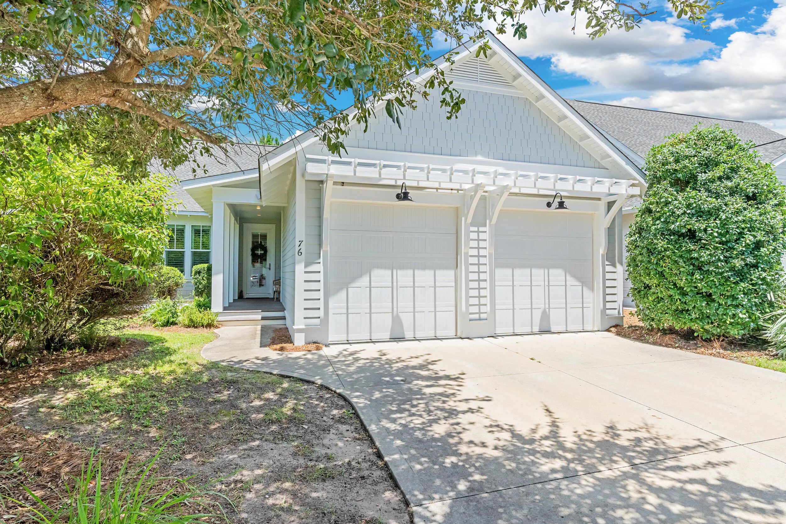 Photo of Listing #982243