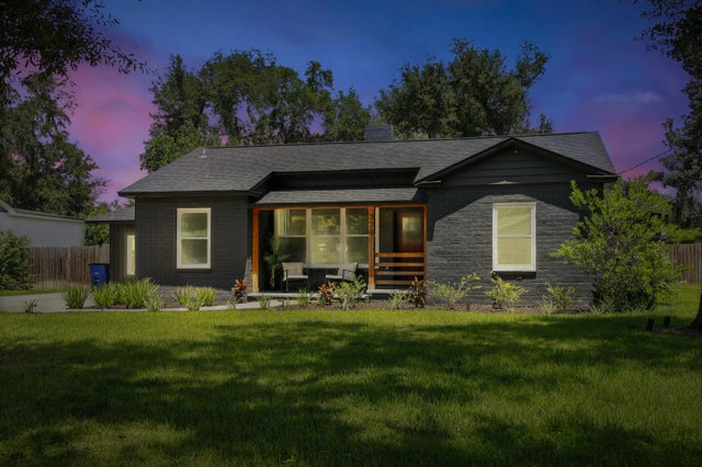 Photo of Listing #982737