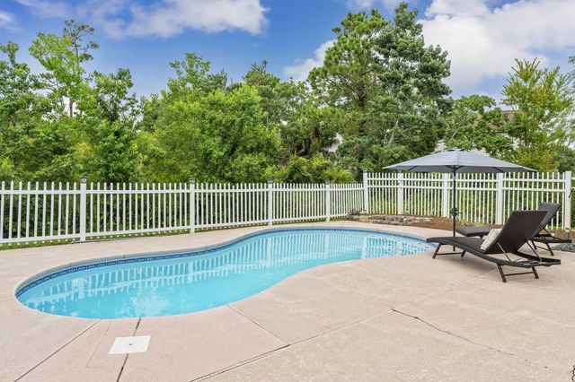 Photo of Listing #982997