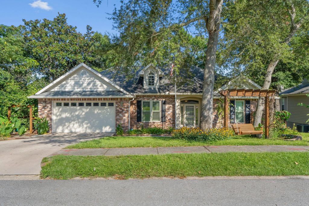 229 Hillside Drive, Niceville