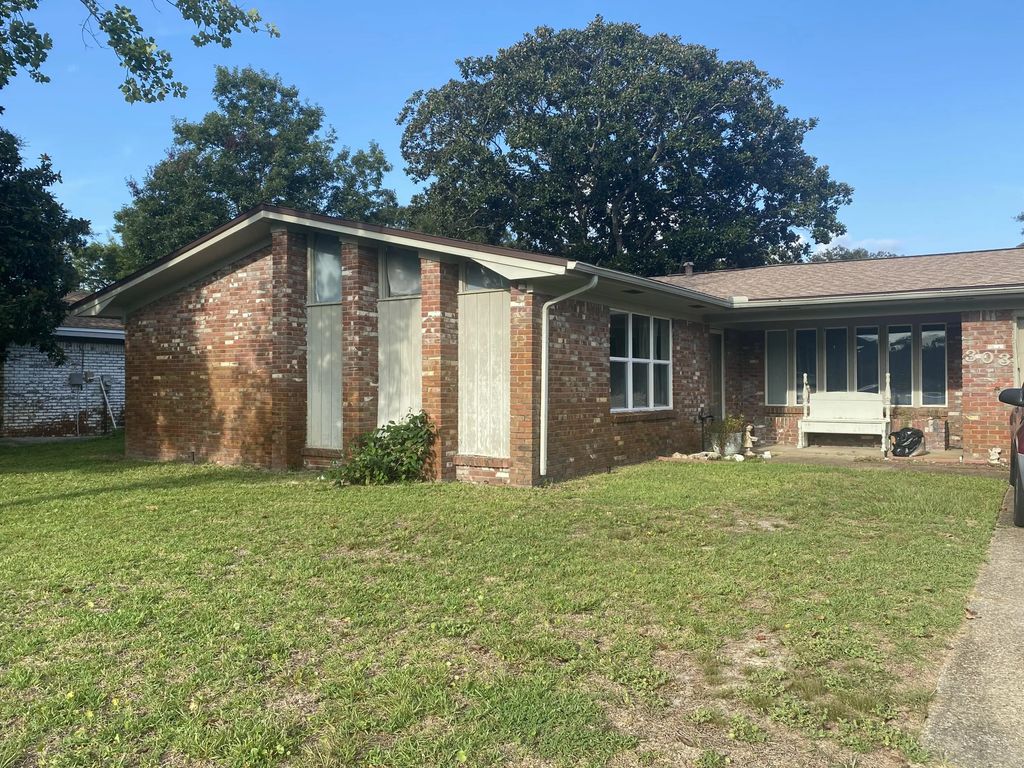 303 Nw Jonquil Avenue, Fort Walton Beach