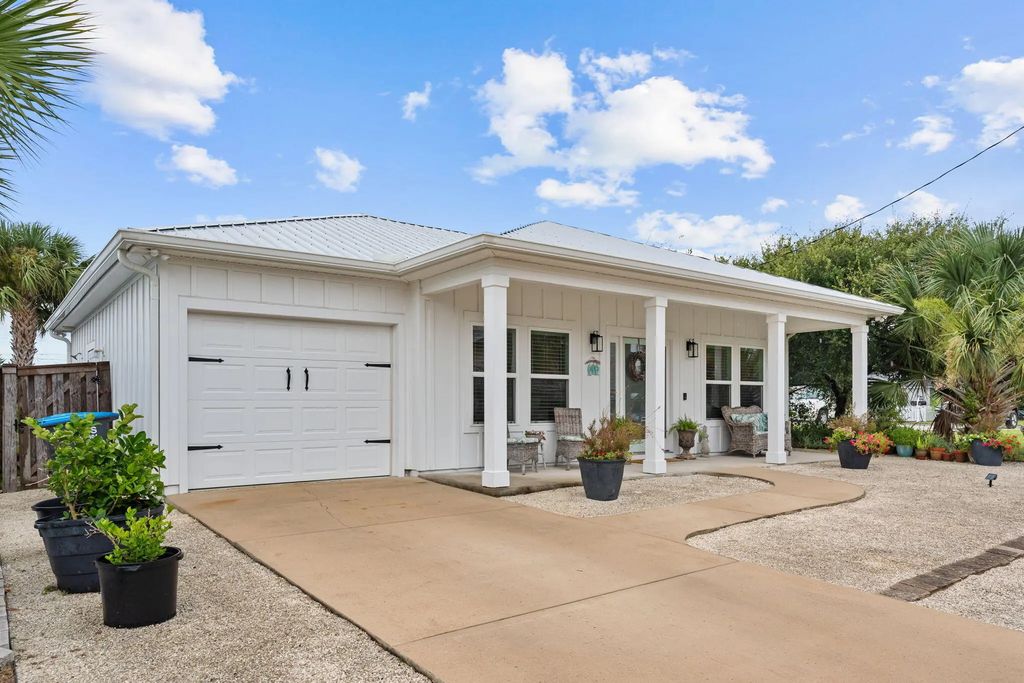 302 S San Souci Boulevard, Panama City