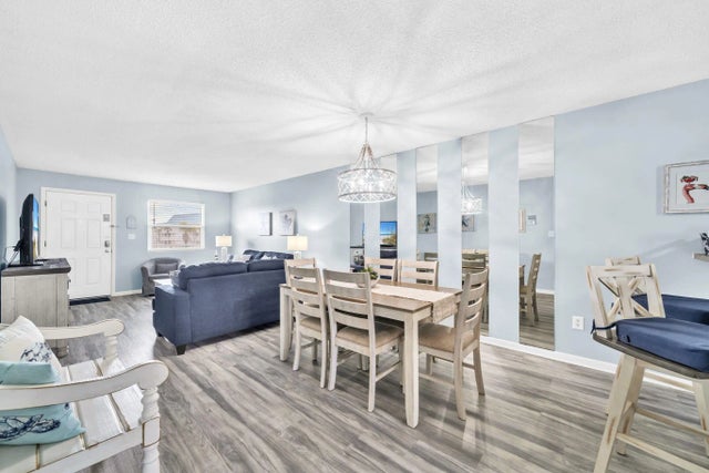 Photo of Listing #984246