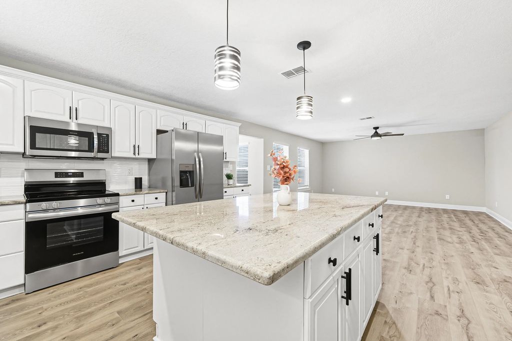 817 Valparaiso Boulevard, Niceville