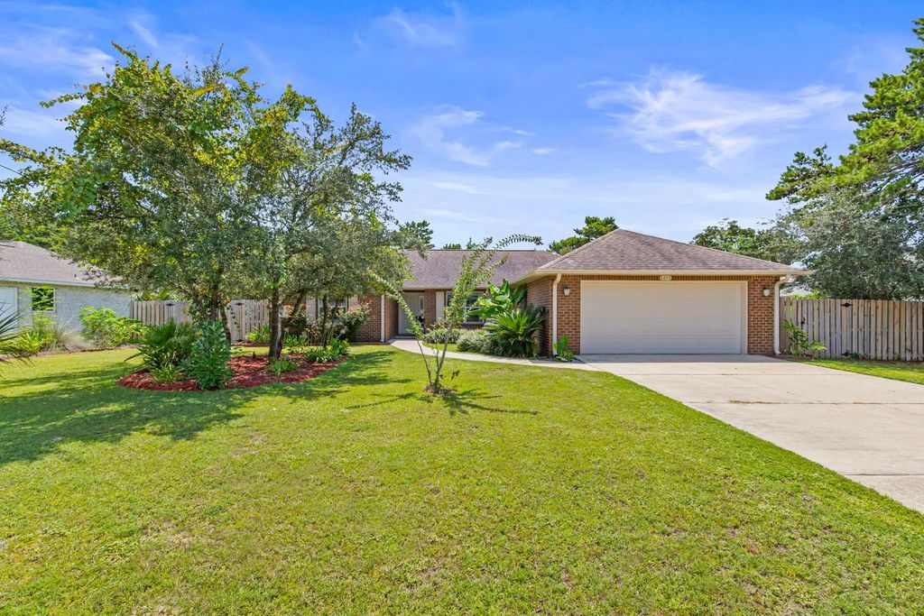 8659 Estrada Street, Navarre