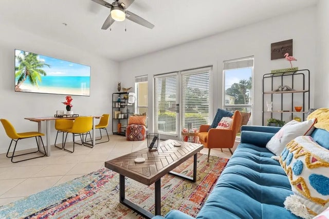 Photo of Listing #984179