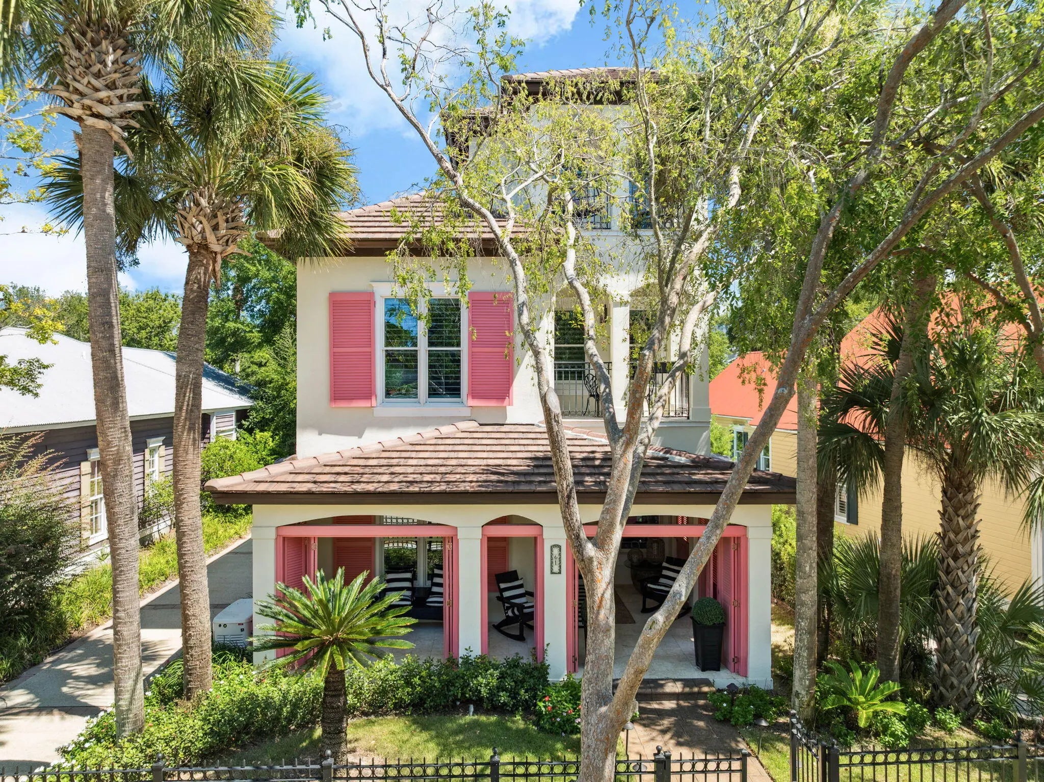 Photo of Listing #984228