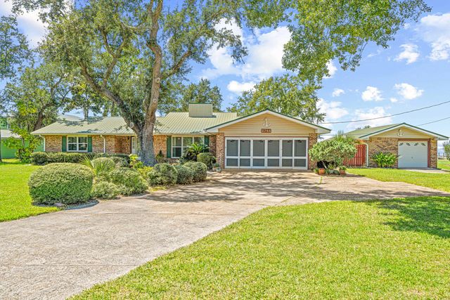 2744 Bay Grove Road, Freeport