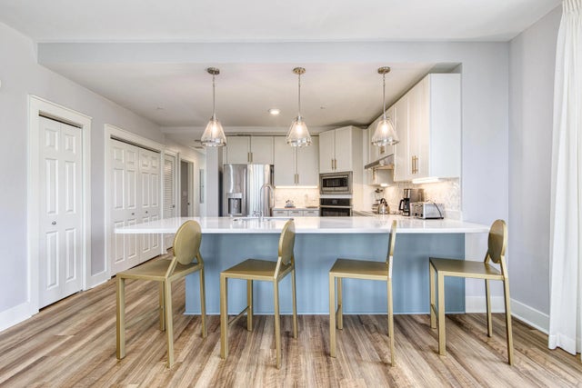 Photo of Listing #984514