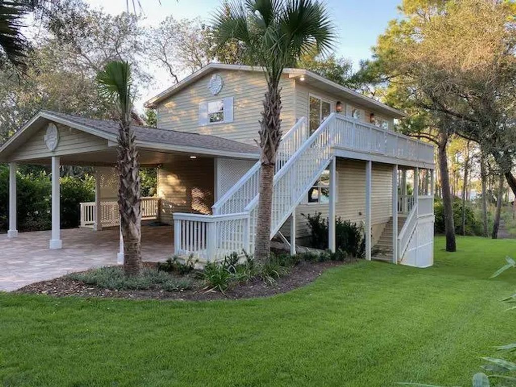 707 Sixth Street, Destin