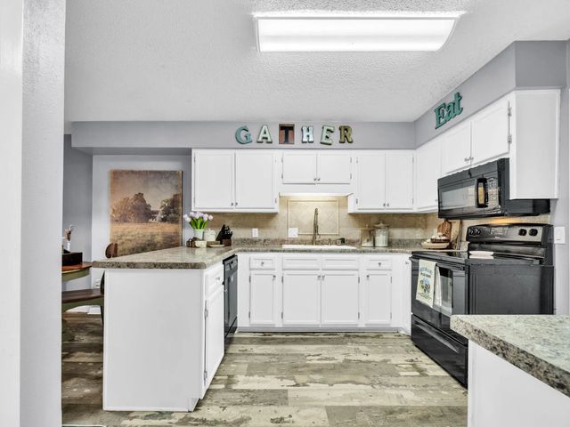Photo of Listing #984491