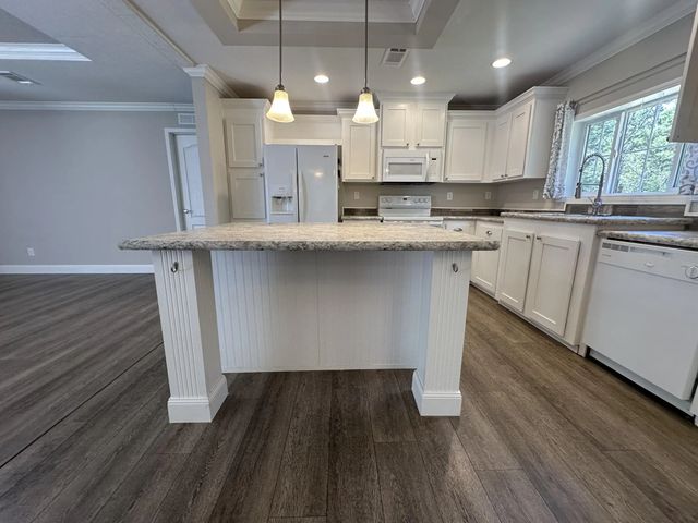 Photo of Listing #984558