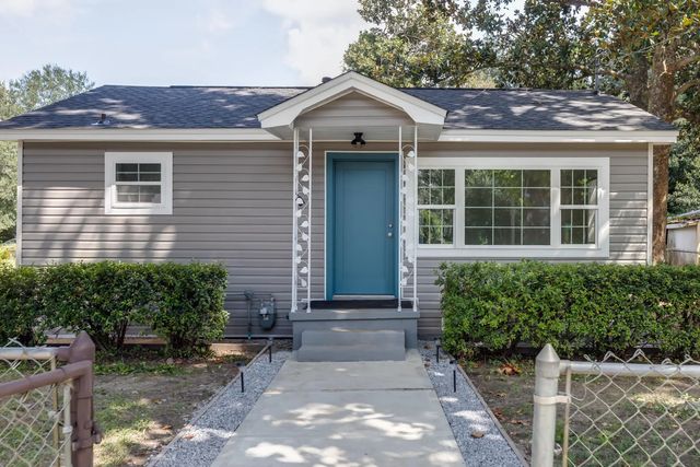 Photo of Listing #984453