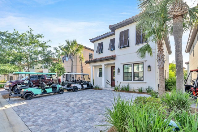 Photo of Listing #984756