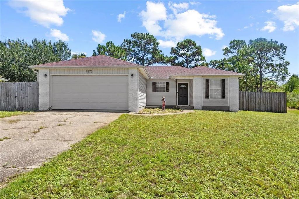9375 E River Drive, Navarre