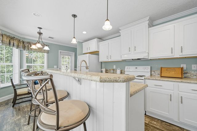 Photo of Listing #984696