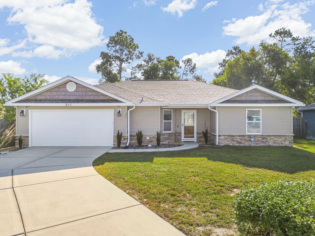 601 Diamonte Circle, Panama City